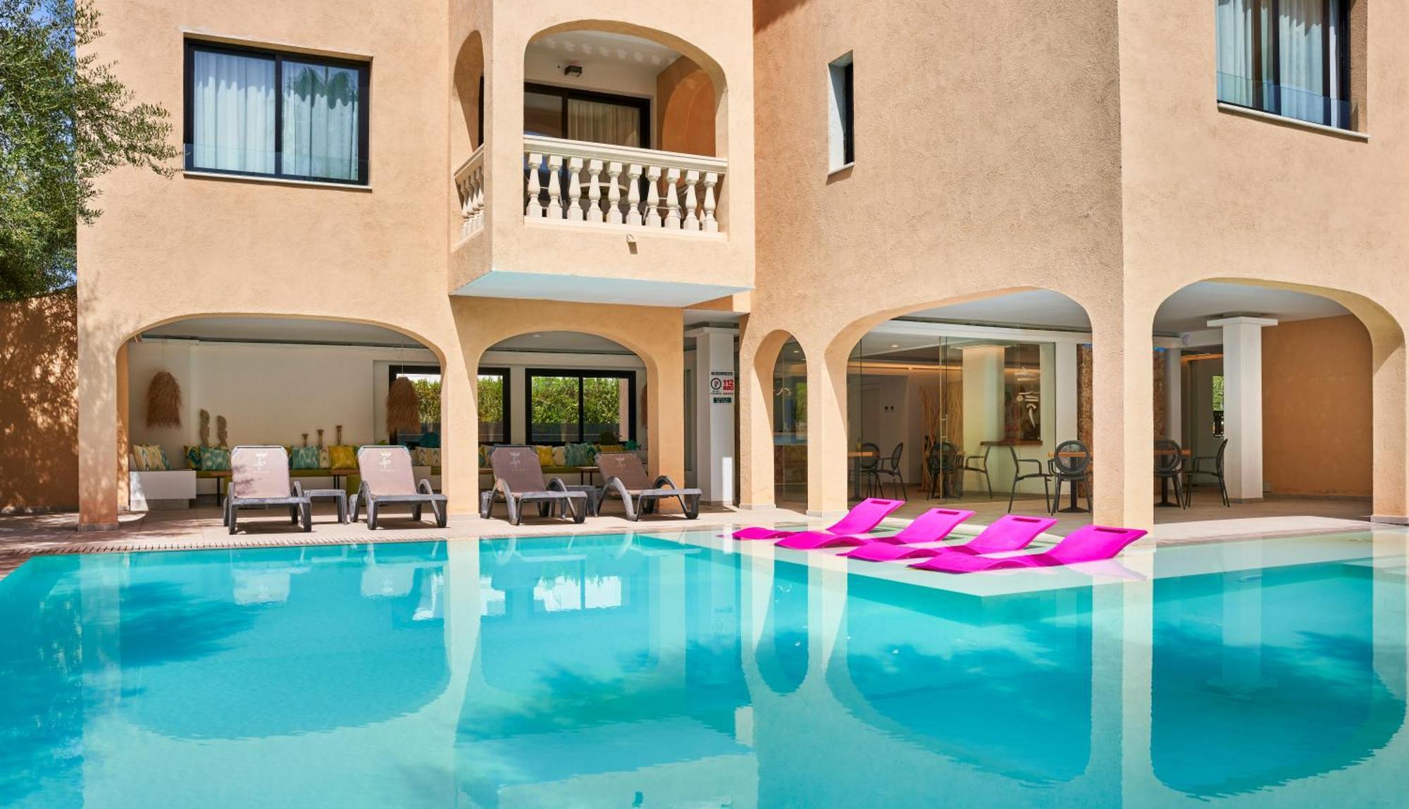 Aparthotel Sinfony 4*
