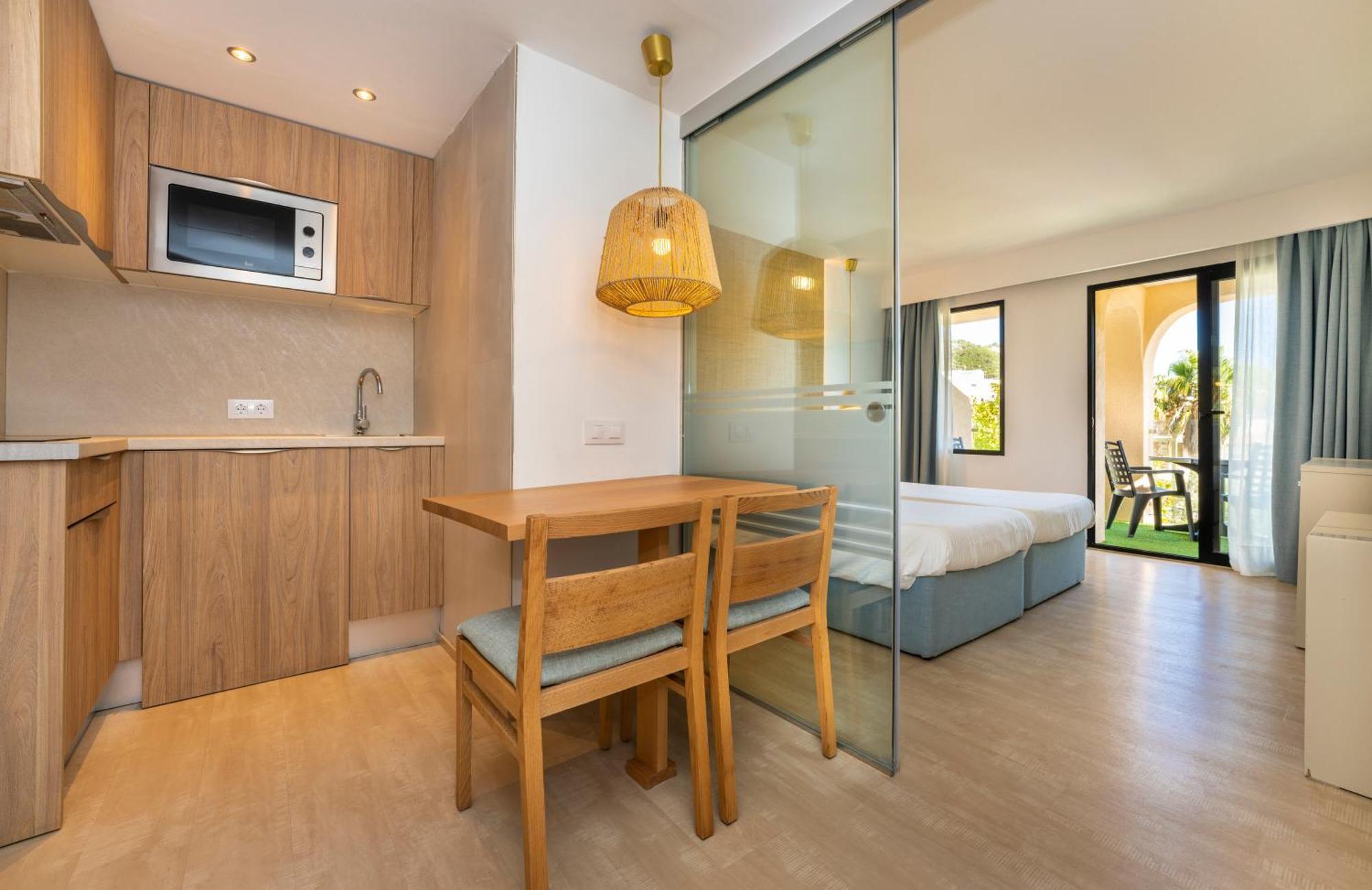 Aparthotel Sinfony 4*