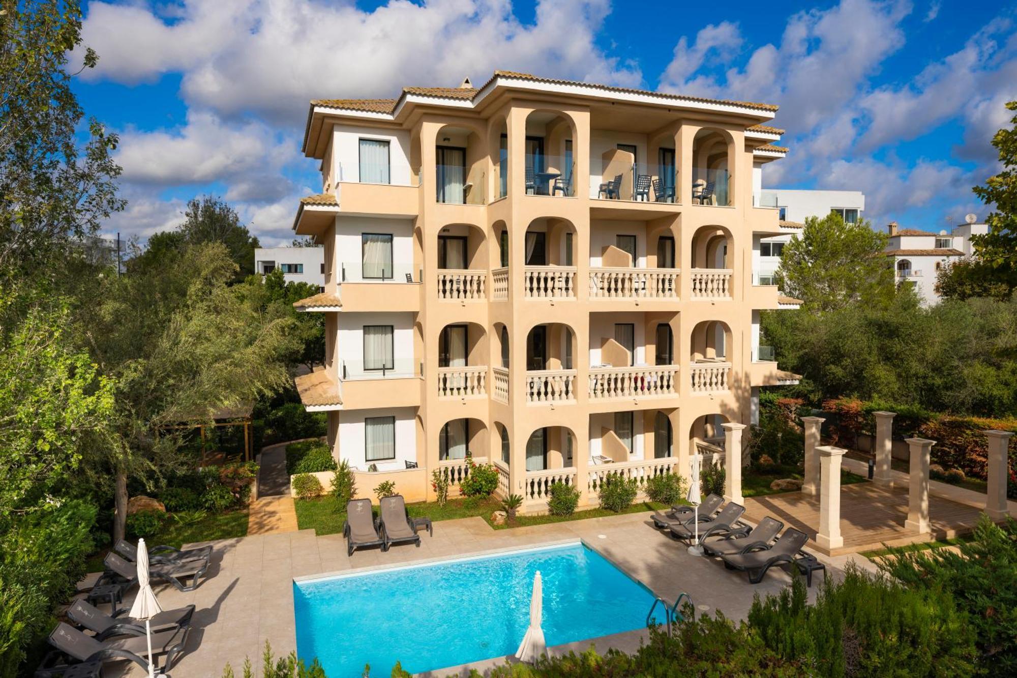 Sinfony Aparthotel 4*